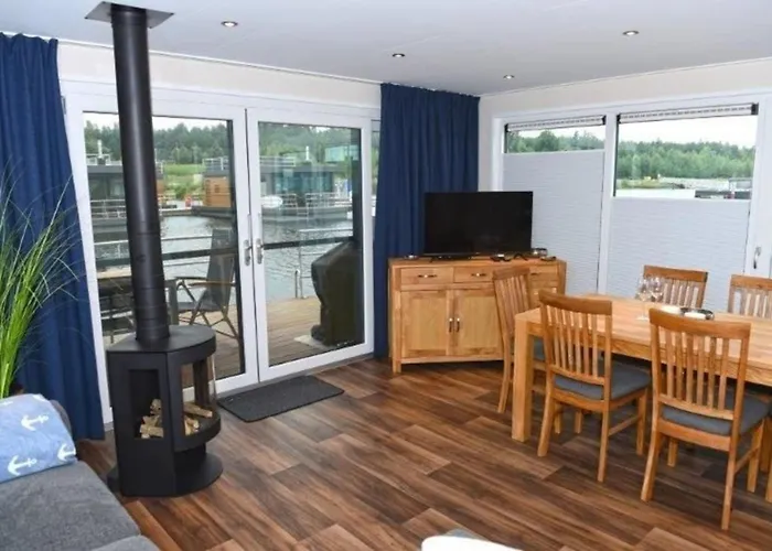 Hausboot Dolce Hotel na wodzie